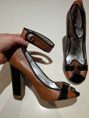 Naughty Monkey Brown & Black Leather Retro Peep-toe Buckle-detail Heels (Size 9)
